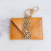 Load image into Gallery viewer, Evie Leather Cardholder Keychain
