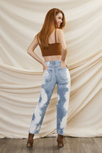 Load image into Gallery viewer, Parker High Rise 90&#39;s Boyfriend Jeans
